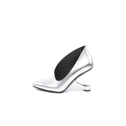Femme Fatale Leather Pumps-5